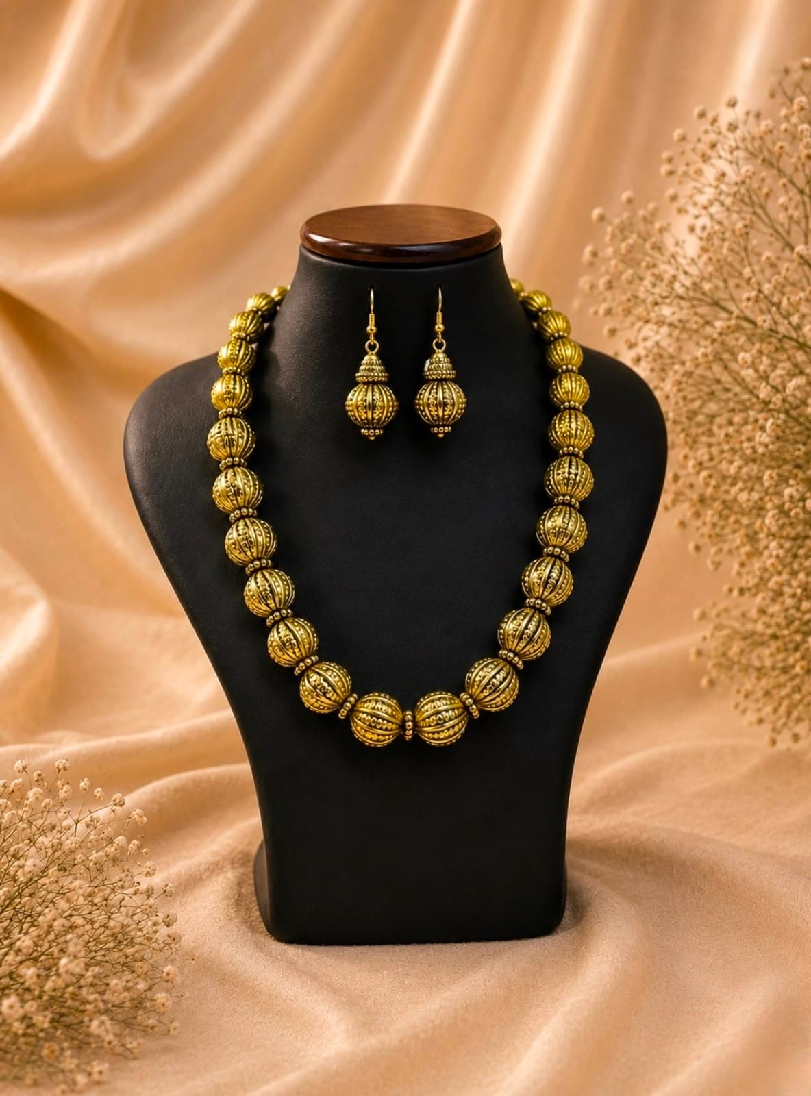 Golden orbs necklace