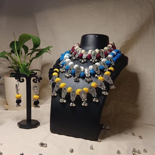 Thread balls oxidised choker